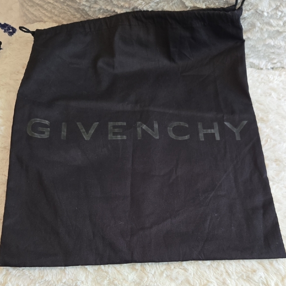 Givenchy Black Dust Bag - Picture 1 of 2